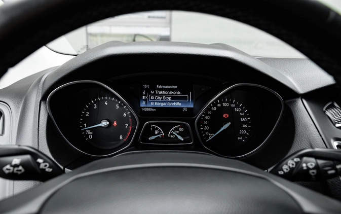 Ford Focus cena 33900 przebieg: 146000, rok produkcji 2015 z Radom małe 742